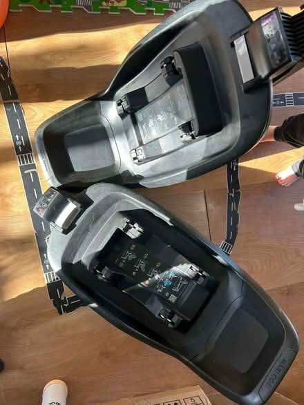 Photo of free Maxicosi car seat bases (The Hamptons KT4) #1