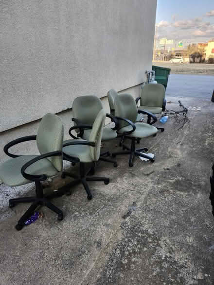 Photo of free 6 office chairs-good condition (76102) #1