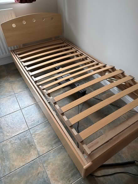Photo of free Electric single bed (Wandsworth) #2