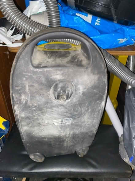 Photo of free Miele Vaccuum - Turns On (SM7) #4