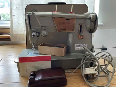 Photo of free Singer sewing machine (Balham, SW12) #1