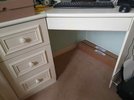 Photo of free Desk and drawer set (New Milton BH25) #3