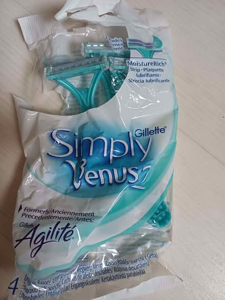Photo of free 3 women's razors, unused (Uxbridge UB8) #1