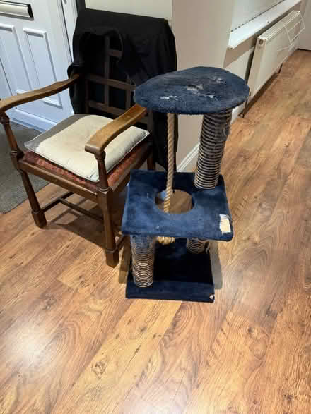 Photo of free Cat scratching post (Burgess hill RH15) #1