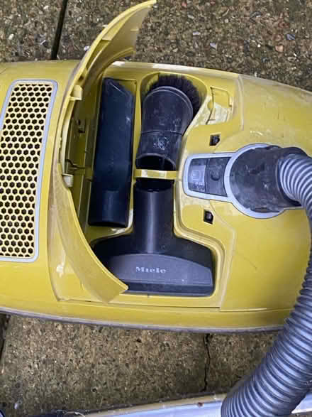Photo of free Miele Vaccuum - Turns On (SM7) #3