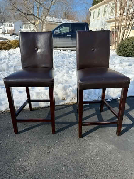 Photo of free Dresser, matching mirror and stools (Herndon va) #1