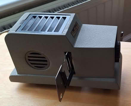Photo of free Vintage 35mm Slide Projector (Epping CM16) #2
