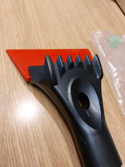 Photo of free Car windscreen snow ice cleaner (EN8) #4