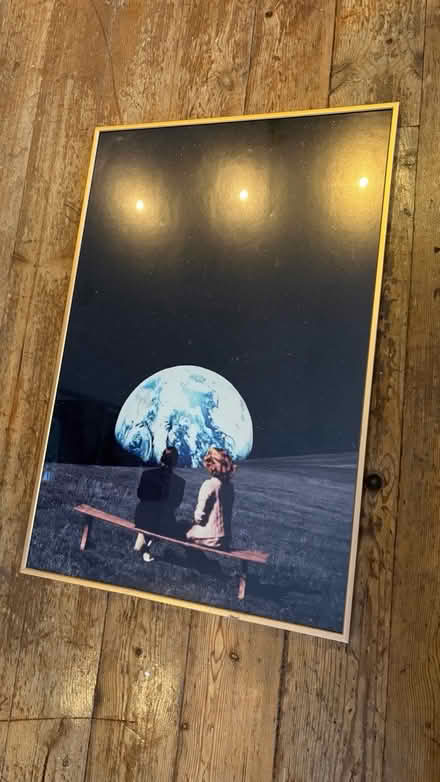 Photo of free Earth rise poster and frame (SE13) #1