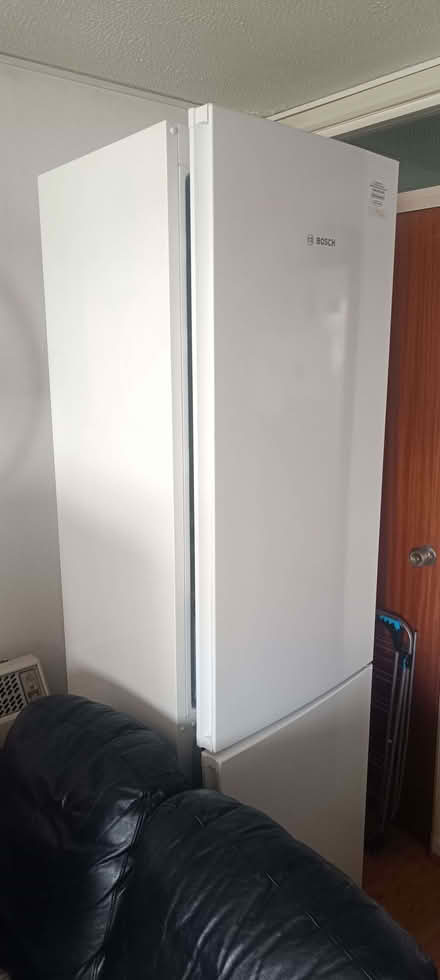 Photo of free Bosch fridge-freezer (Queenstown Road SW11) #3