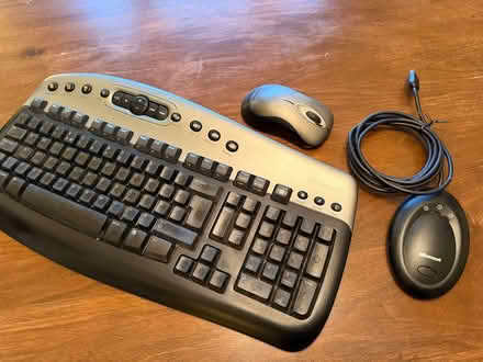Photo of free Wireless Microsoft Keyboard and Mouse (Kirklees HD8) #1