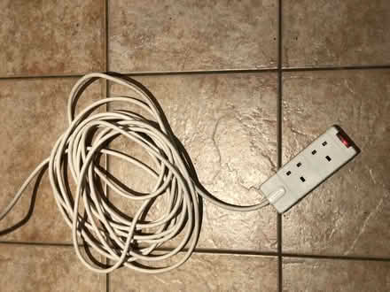 Photo of free Extension lead (only 1 of 2 sockets is working) (Wood Farm OX3) #1