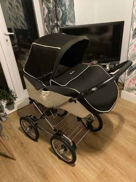 Photo of free Silver Cross pram (Hale Village) #2