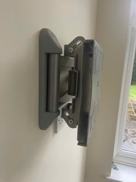 Photo of free TV extendable wall bracket 200 VESA (Charvil RG10) #3