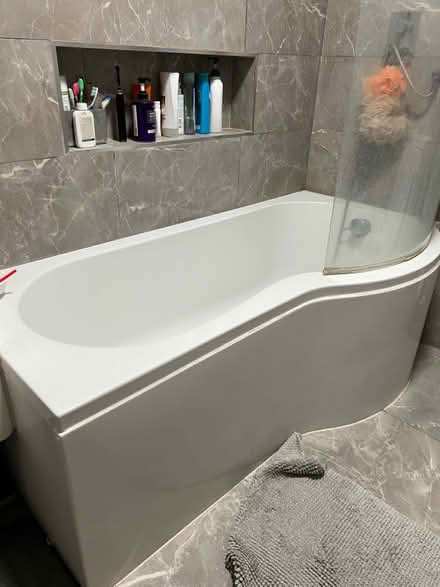 Photo of free Bathtub (Norbury) #1