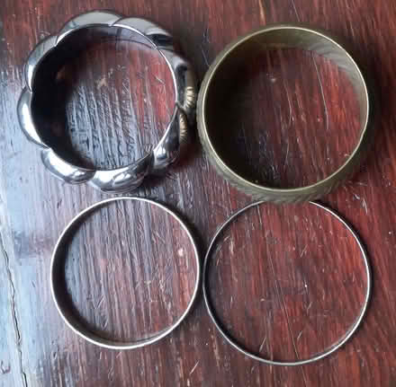 Photo of free Bracelets (Twyford RG10) #2