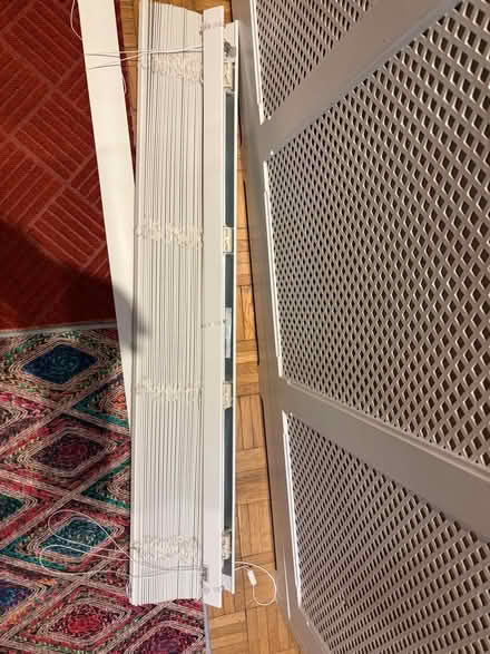 Photo of free IKEA cream Venetian blinds (Matlock DE4) #1