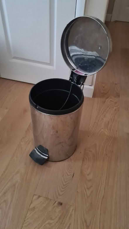 Photo of free Brabartia bin (Weston Park) #1