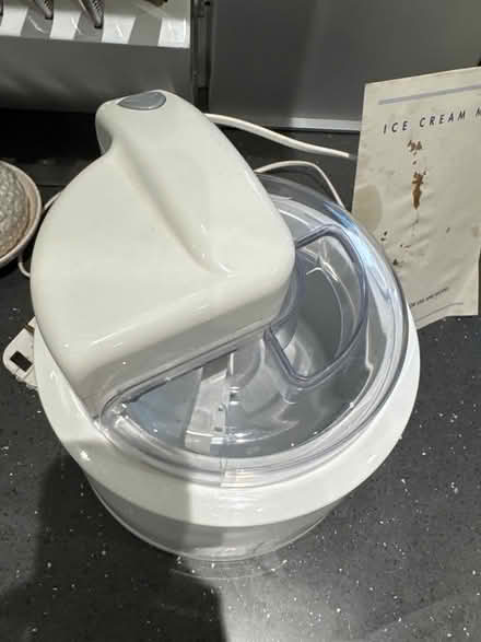 Photo of free DeLonghi ice cream maker (Whiteway) #3