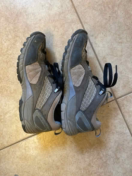 Photo of free Women’s Merrill shoes (Montebello) #2