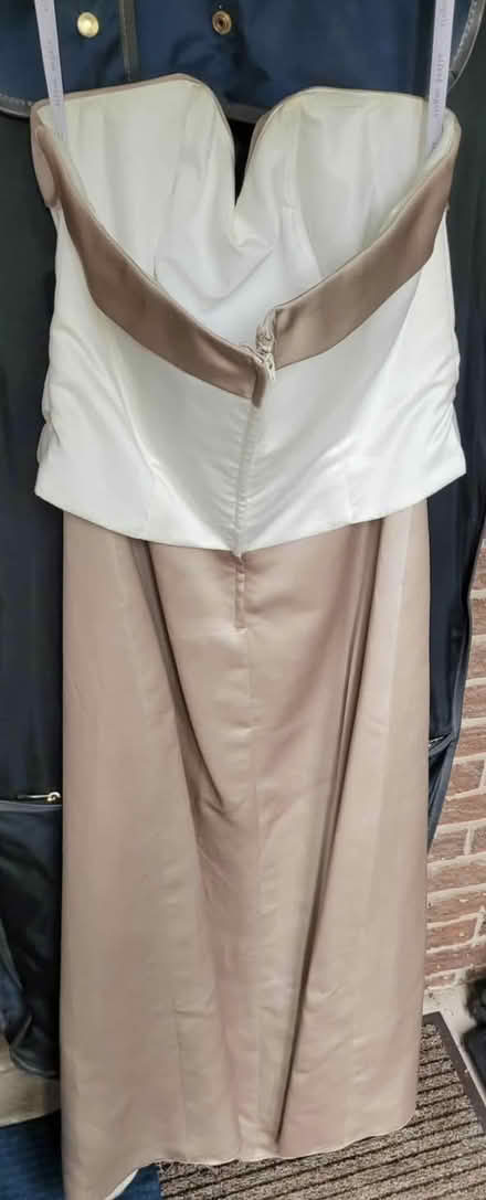 Photo of free Gorgeous Gown (Erin Mills) #2