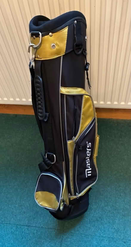 Photo of free Junior Golf Bag (Gillingham (Hempstead)) #3