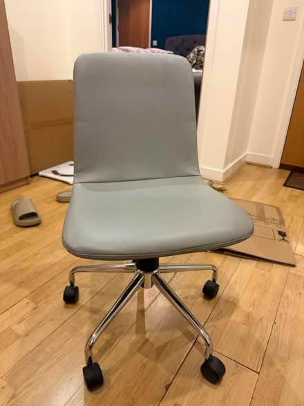 Photo of free Grey officer chair with wheels (W37Bn) #3