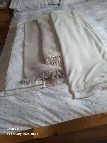 Photo of free 4 throws (Hortham BS32) #1