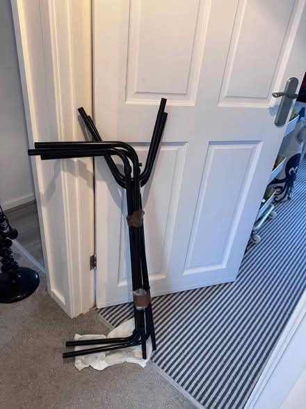 Photo of free Metal hanging rail (SY2) #1