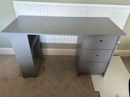 Photo of free Desk (Eltham) #1