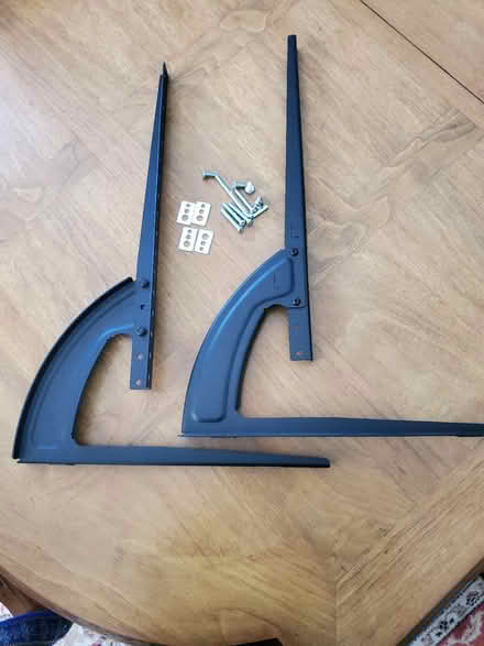 Photo of free Table top tv stand (tamarac) #2