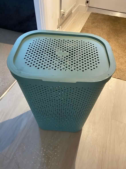 Photo of free Laundry bin (Southmoor OX13) #1