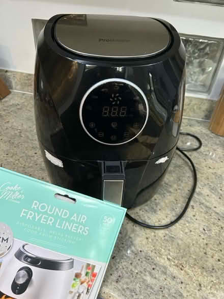 Photo of free Air fryer with some liners (Goffs Oak EN7) #1