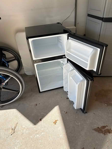 Photo of free Mini fridge (Maumelle) #1