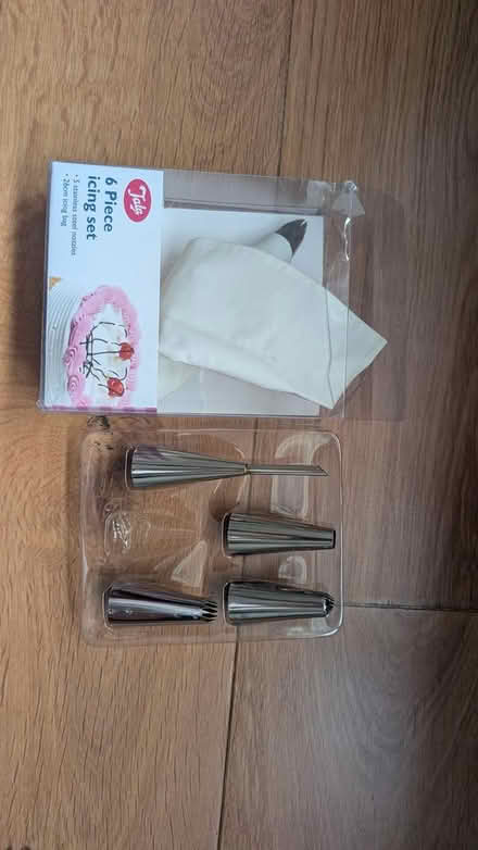 Photo of free Cake Icing set (SE26) #1