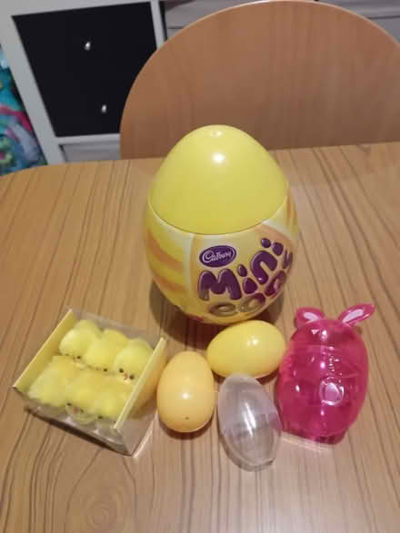 Photo of free Easter decorations (Station Area RG21) #2