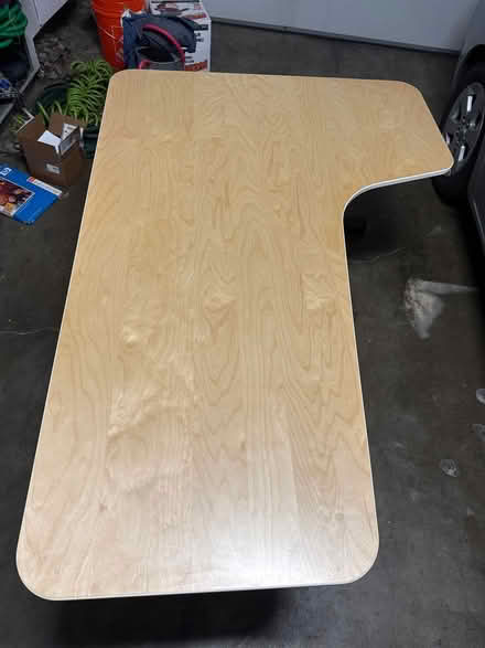 Photo of free Corner desk (South Sac near pocket area) #1