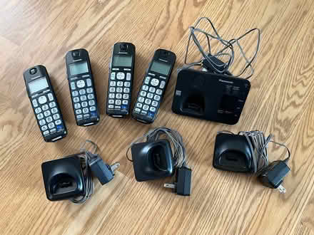 Photo of free Phone set (Redwood City, Woodside Plaza) #1