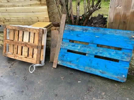 Photo of free 2 pallets (Ba17az) #1