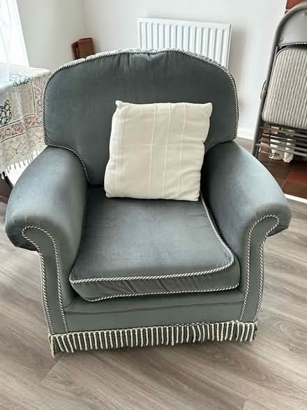 Photo of free 3 piece sofa suite (Rochester ME1) #4