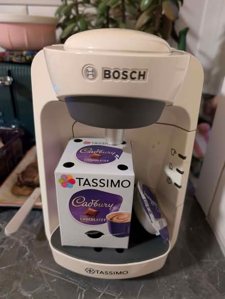 Photo of free Coffee machine & hot chocolate pods (Tongland DG7) #1