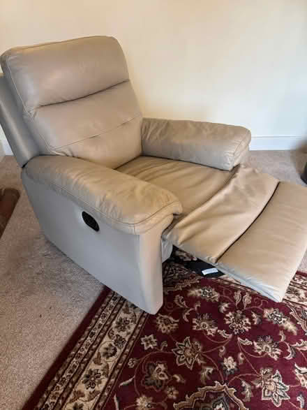 Photo of free Lounge reclining cairs (BR2) #1
