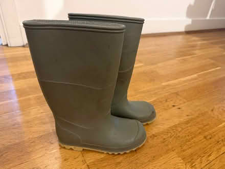 Photo of free Children wellies, green, size 13 (Canonbury N1) #1