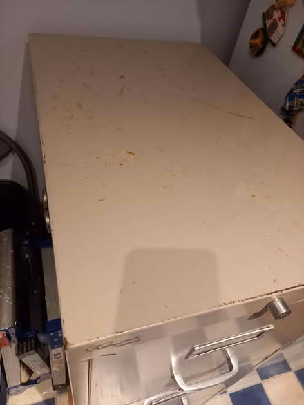 Photo of free 3-drawer metal filing cabinet (Frimley Green GU16) #3