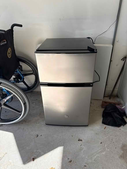 Photo of free Mini fridge (Maumelle) #2