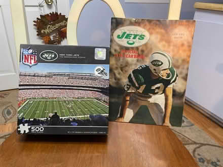 Photo of free NY Jets jigsaw puzzle and yearbook (Brentwood) #1