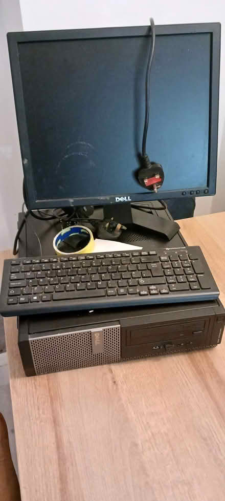 Photo of free Computer (Harold Hill RM3) #1
