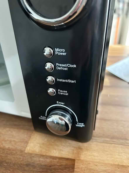 Photo of free Black microwave (Banstead SM7) #3