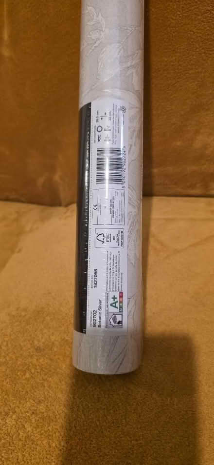 Photo of free Wallpaper (Wood Green N22) #2