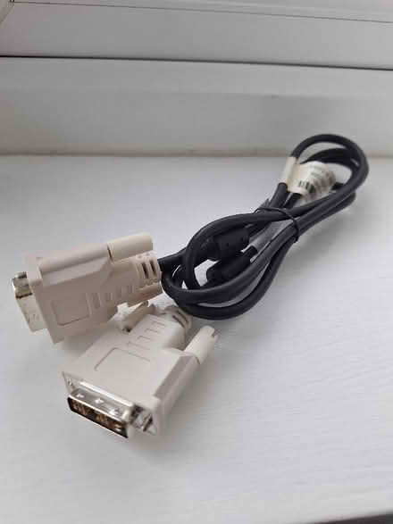 Photo of free DVI-DVI cable (Temple Mills E15) #1